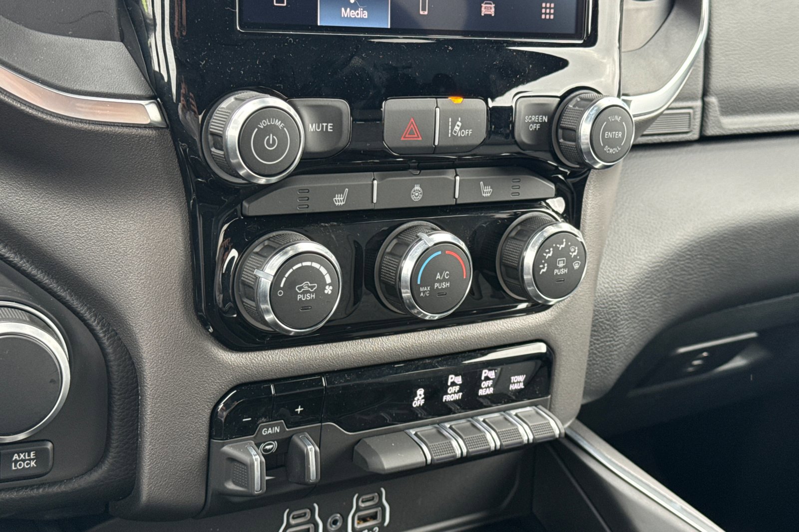 New 2026 RAM 1500 4WD 4D Crew Cab Big Horn/Lone image 18