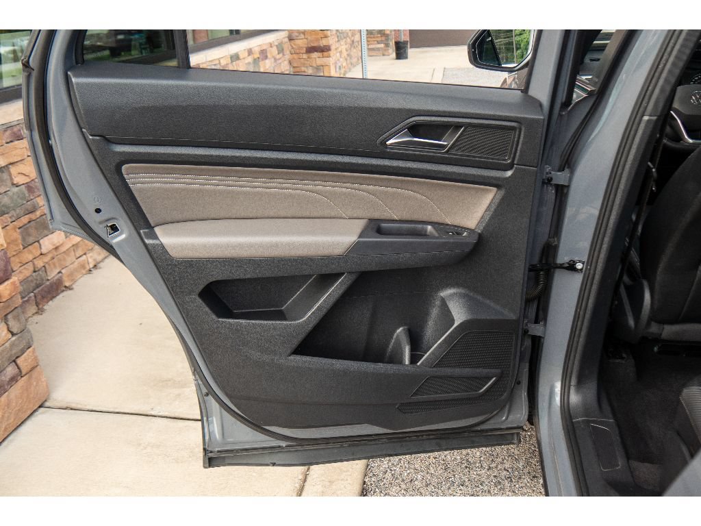 Used 2021 Volkswagen Atlas Cross Sport SE w/ Panoramic Sunroof Package AWD/4WD image 18