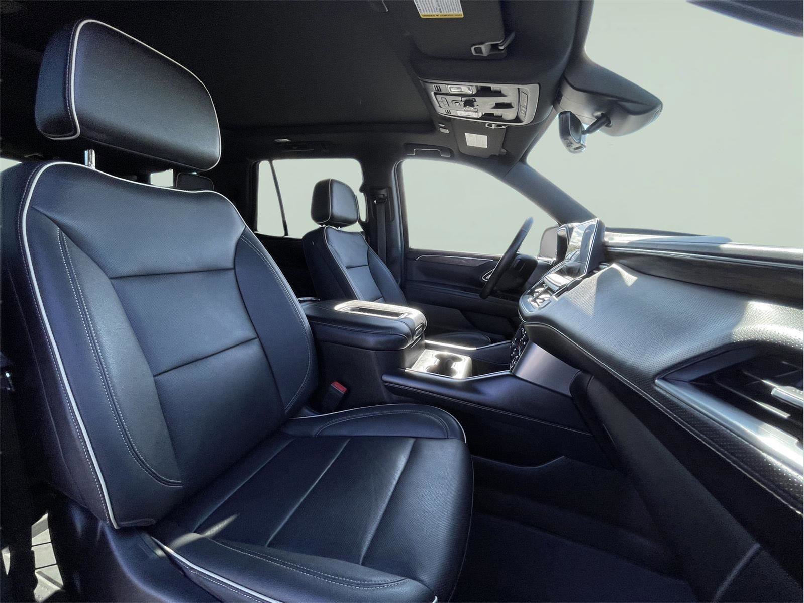 Used 2023 Chevrolet Tahoe Premier AWD/4WD image 23