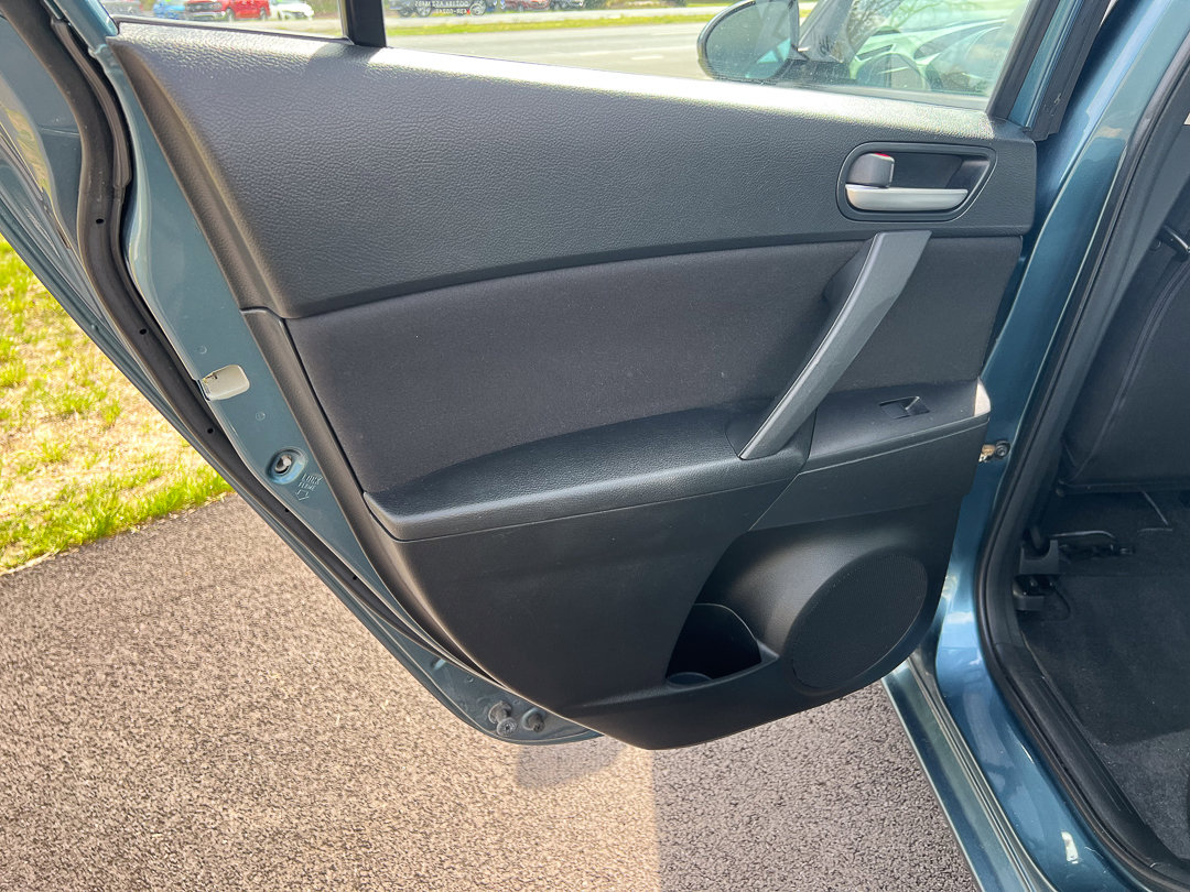 Used 2011 MAZDA MAZDA3 i Touring image 20