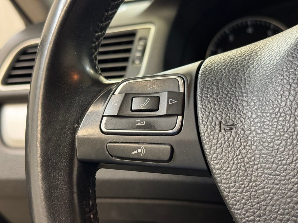 Used 2013 Volkswagen Passat 2.5 SE FWD image 40