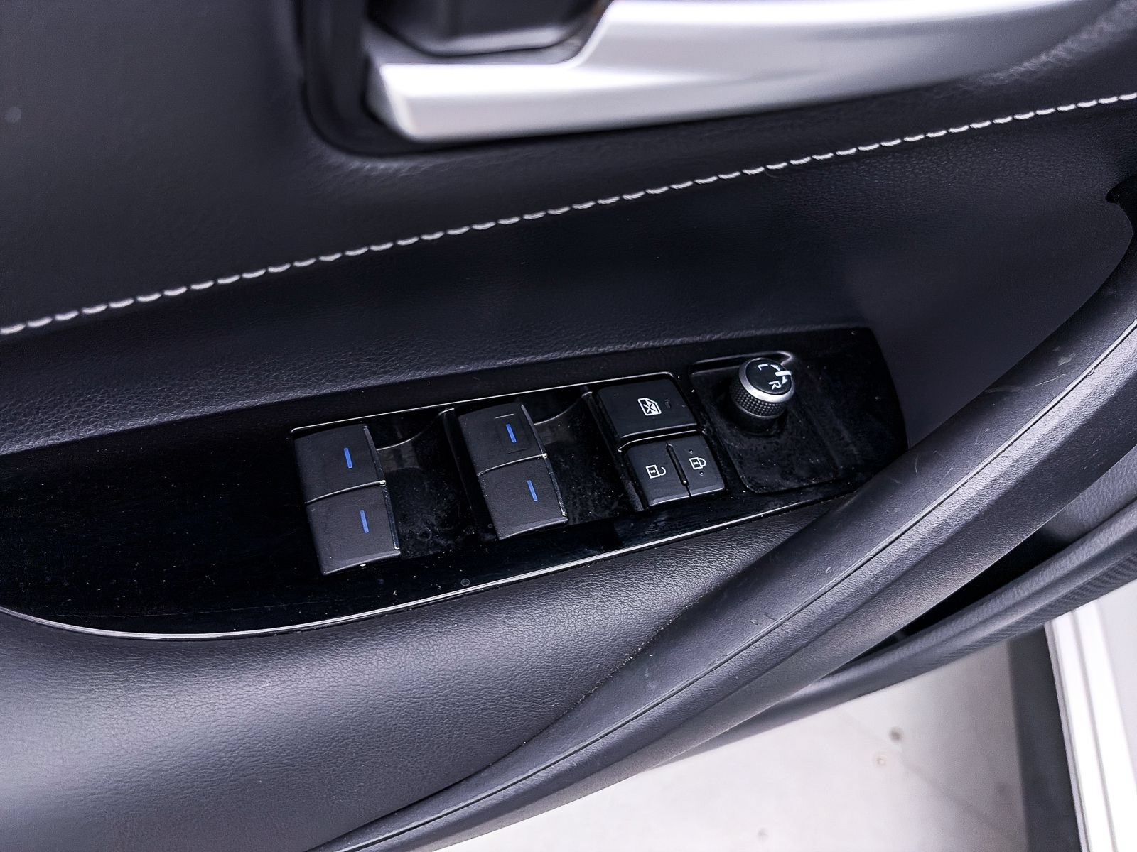 Used 2021 Toyota Corolla SE FWD image 16