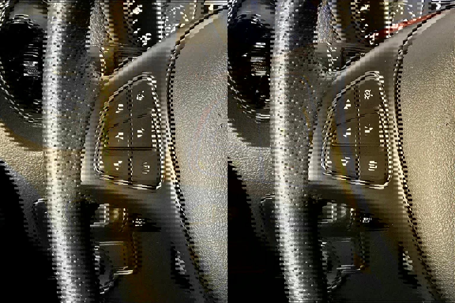 Used 2023 Mercedes-Benz Metris Passenger image 24