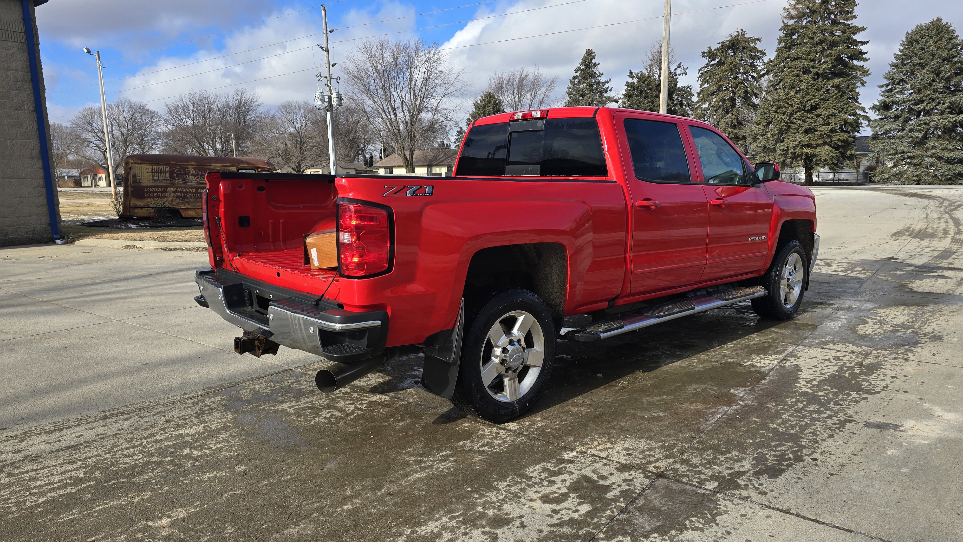 Used 2018 Chevrolet Silverado 2500 LT w/ LT Plus Package AWD/4WD image 5