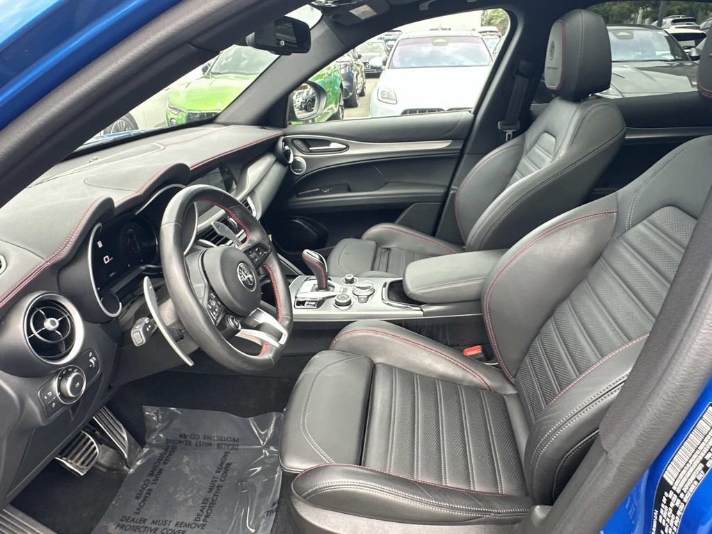 Used 2024 Alfa Romeo Stelvio AWD image 17