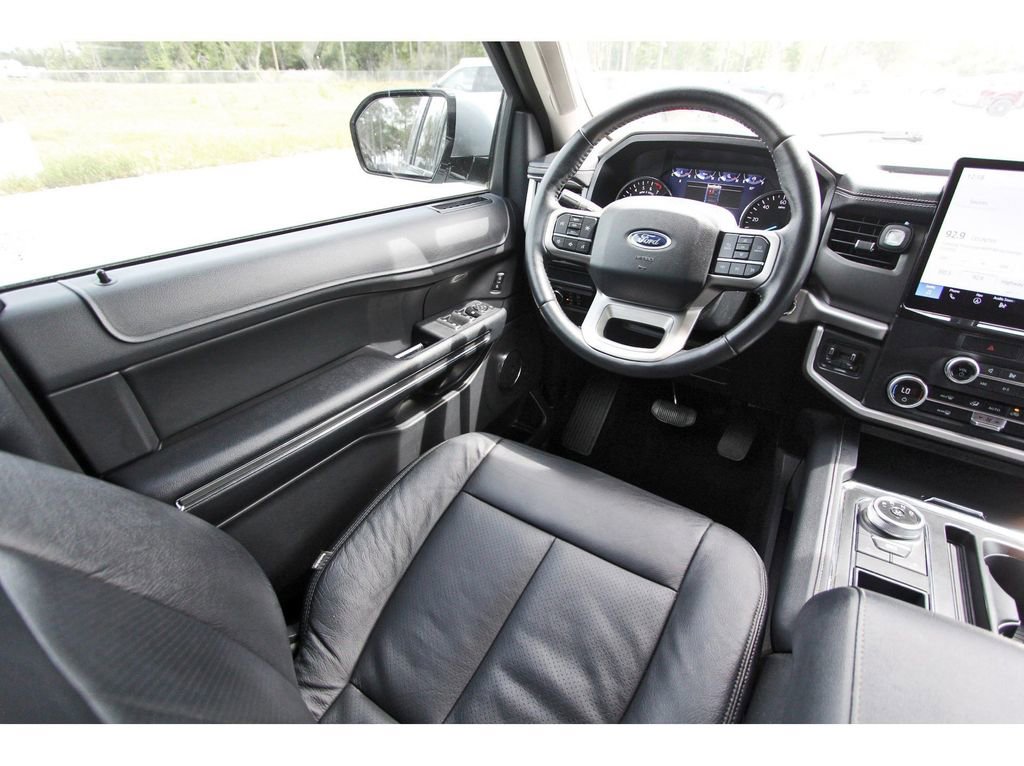 Certified 2023 Ford Expedition XLT image 11