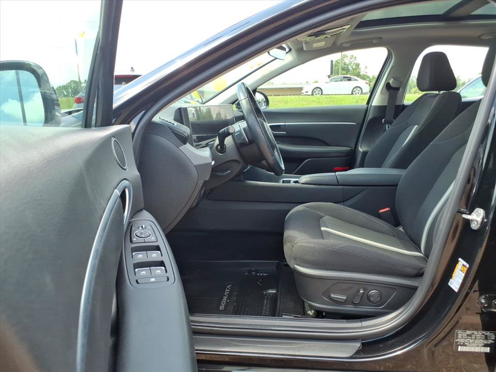 Used 2024 Hyundai Sonata SEL w/ Convenience Package FWD image 16