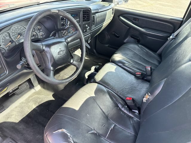 Used 2001 Chevrolet Silverado 1500 2WD Regular Cab w/ Firm Ride Suspension Pkg image 9