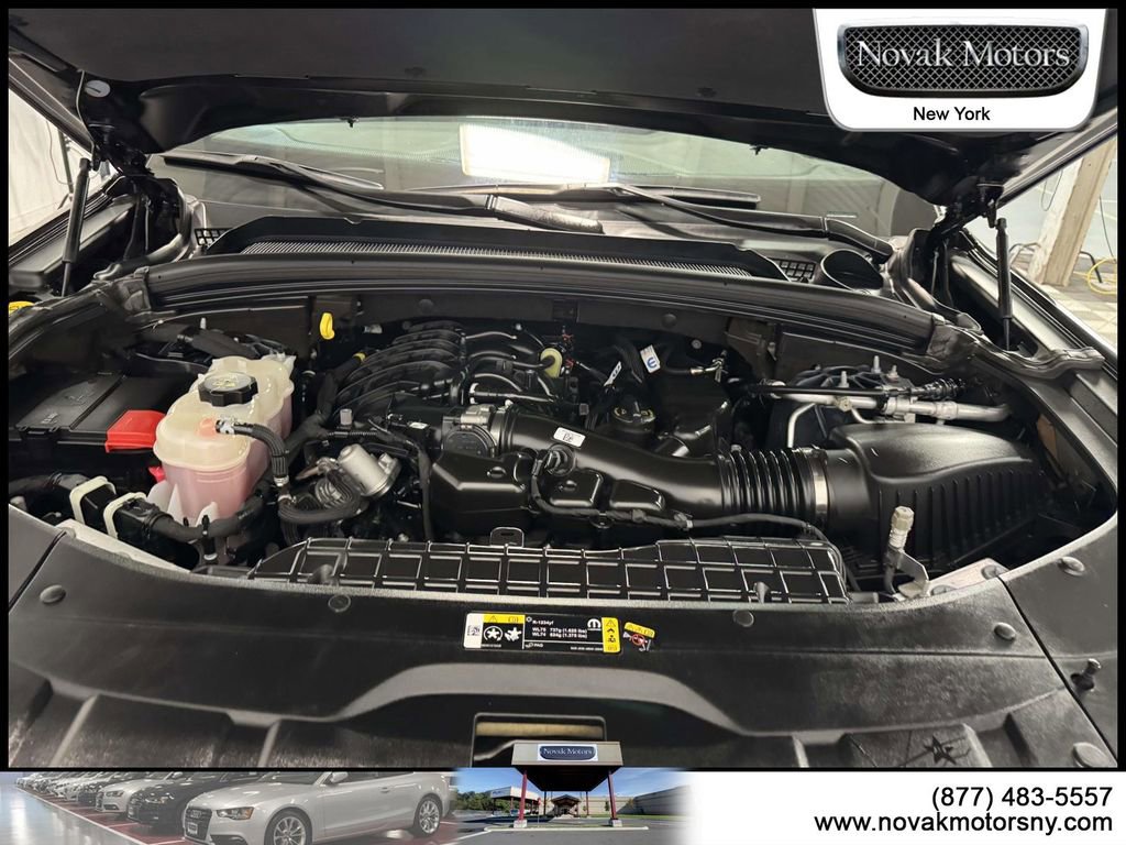 Used 2024 Jeep Grand Cherokee L Altitude AWD/4WD image 13