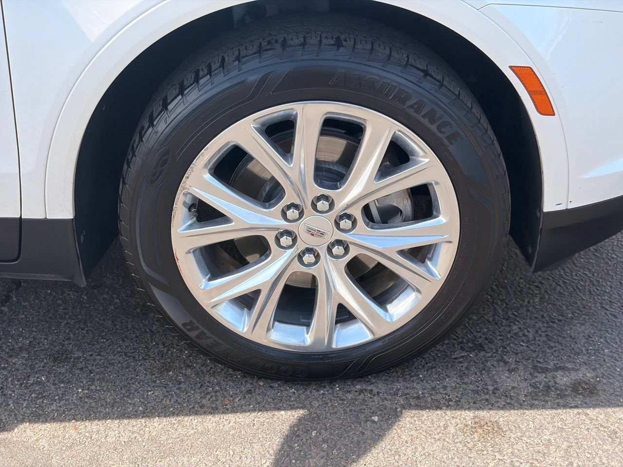 Used 2019 Cadillac XT5 Luxury w/ LPO, Radiant Package FWD image 9