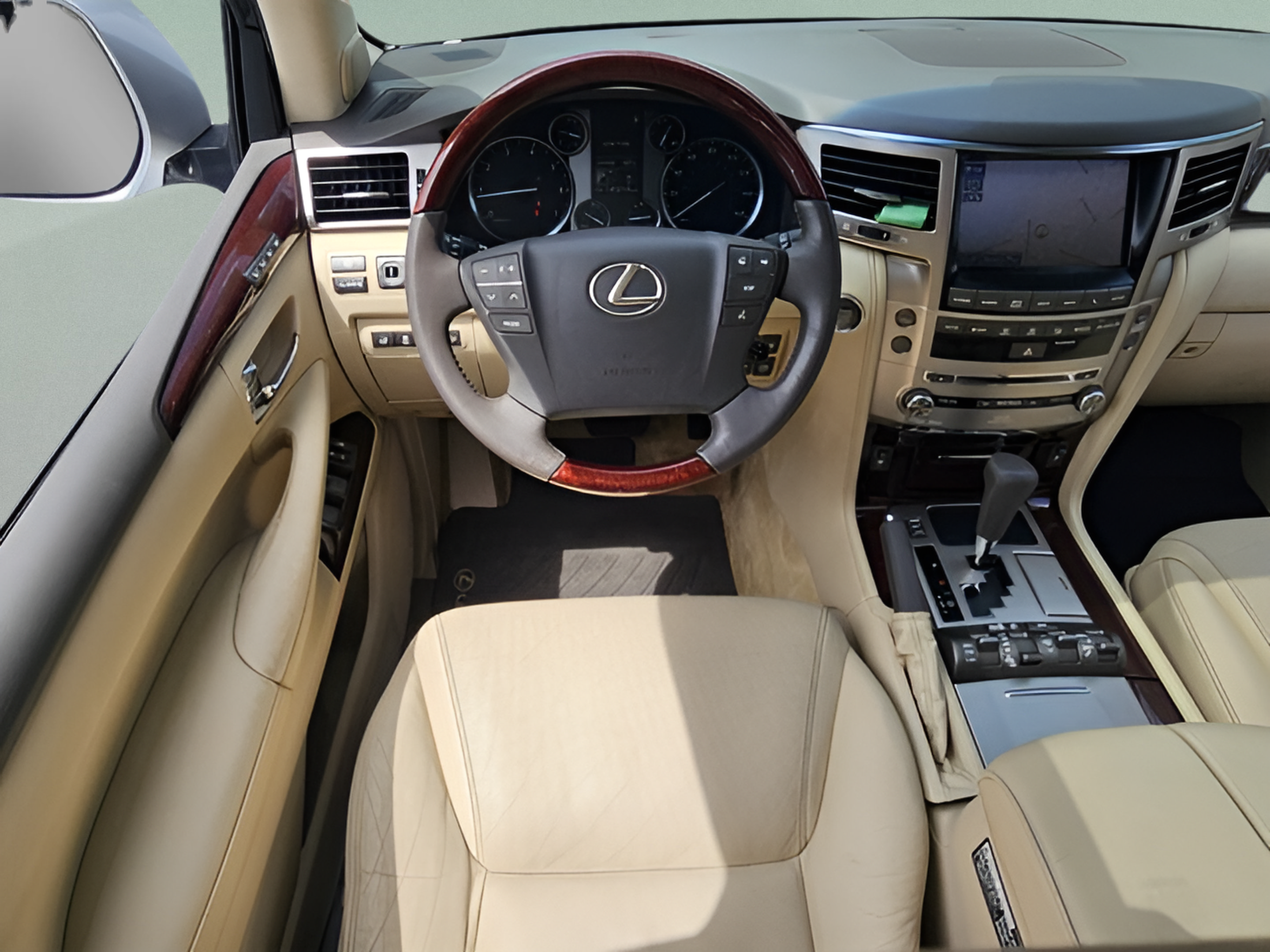 Used 2013 Lexus LX 570 4WD w/ Luxury Pkg image 13