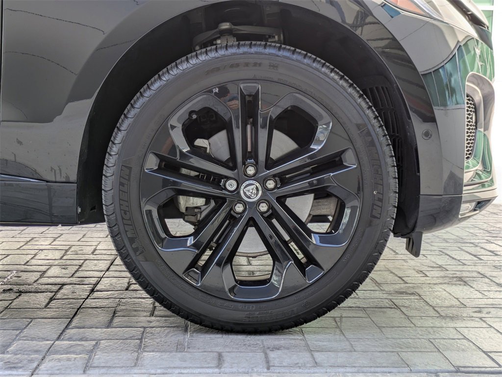 Certified 2025 Jaguar F-PACE R-Dynamic S image 11