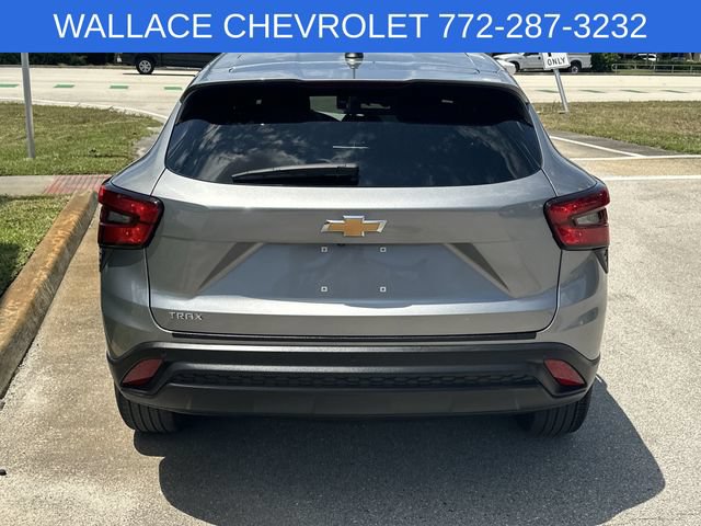 Used 2024 Chevrolet Trax LS w/ LS Convenience Package FWD image 7