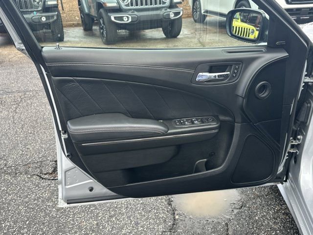 Used 2022 Dodge Charger SRT Hellcat w/ Harman/Kardon Audio Group image 10