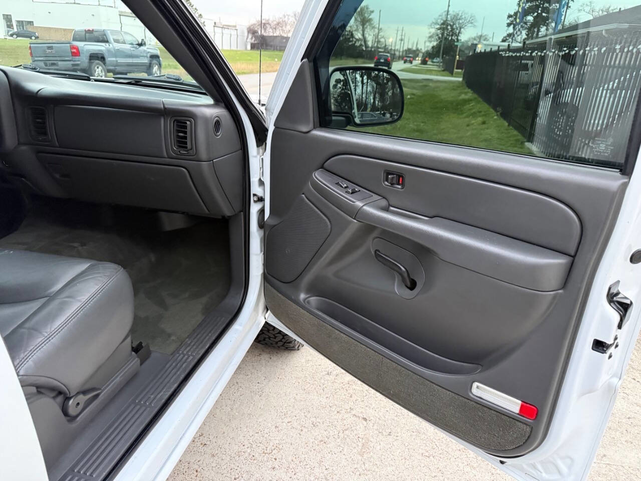 Used 2004 Chevrolet Silverado 1500 LS w/ Light Duty Power Package image 22