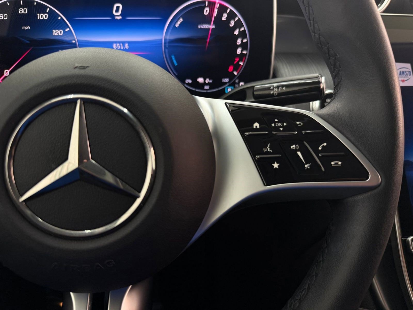 Used 2025 Mercedes-Benz GLC 350e 4MATIC image 26