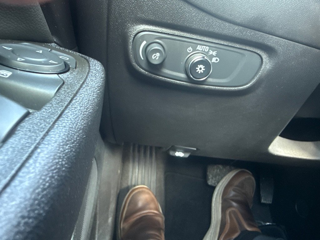 Used 2024 Chevrolet Equinox LT image 22