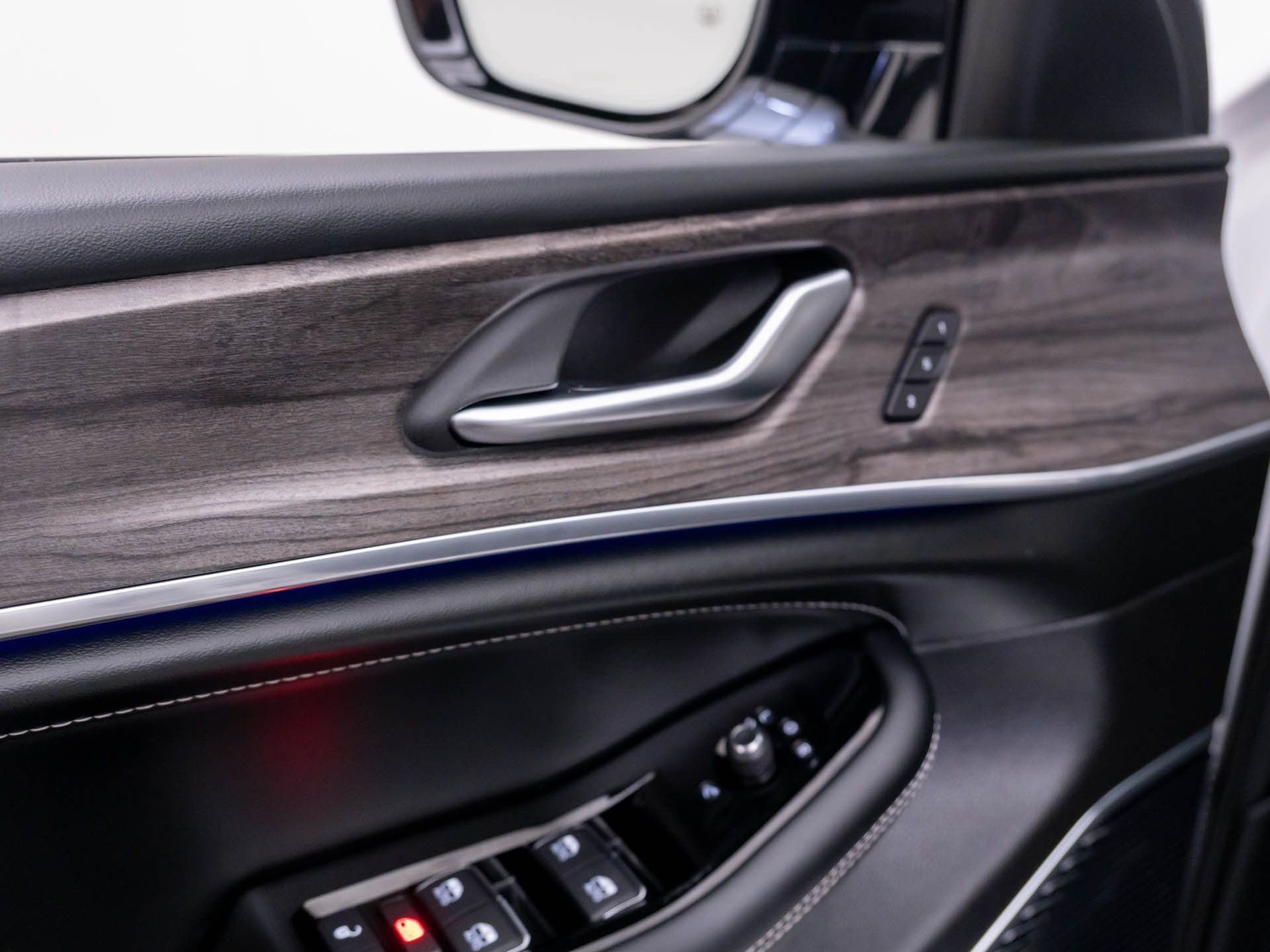 Used 2023 Jeep Grand Cherokee Overland image 16
