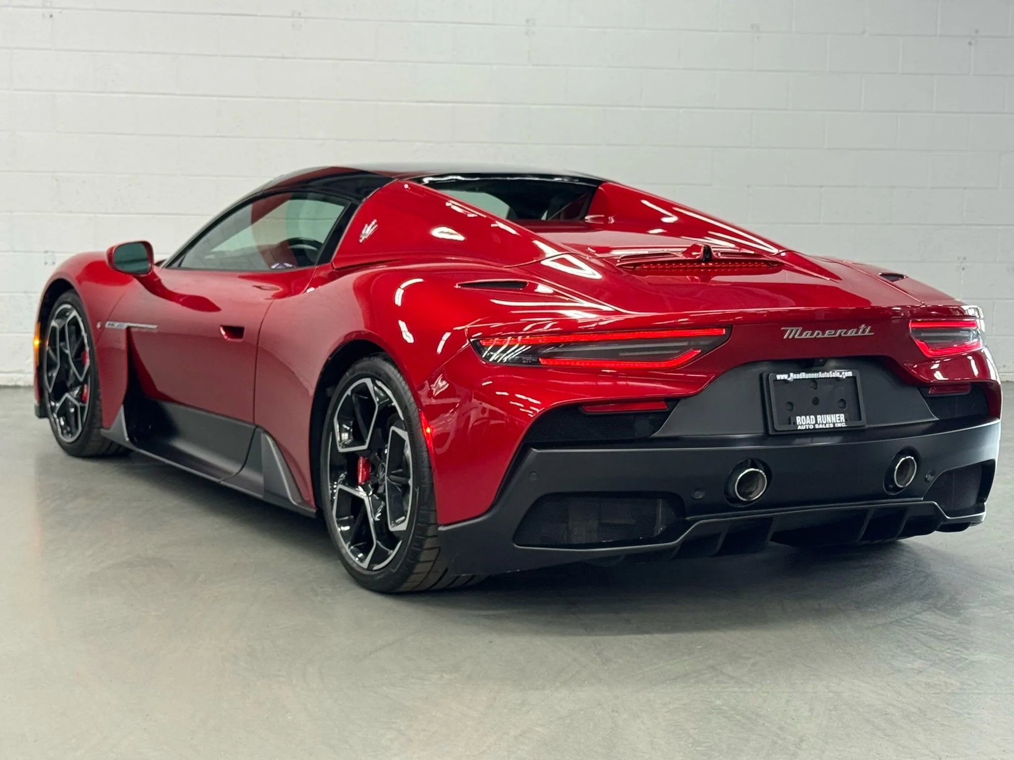 Used 2023 Maserati MC20 Spyder image 14