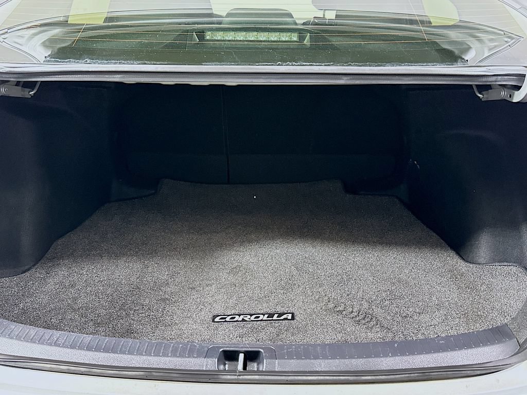 Used 2020 Toyota Corolla LE FWD image 16