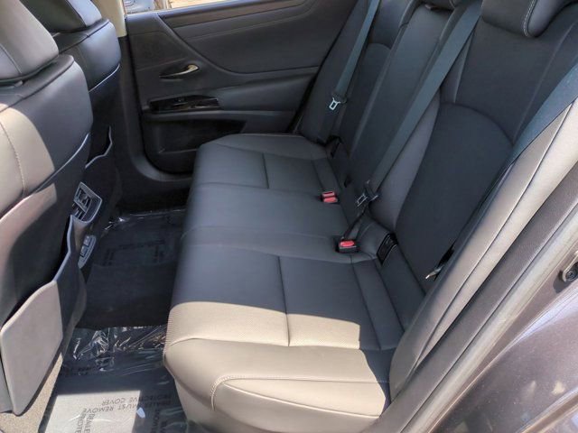 Used 2024 Lexus ES 300h w/ Premium Package image 30