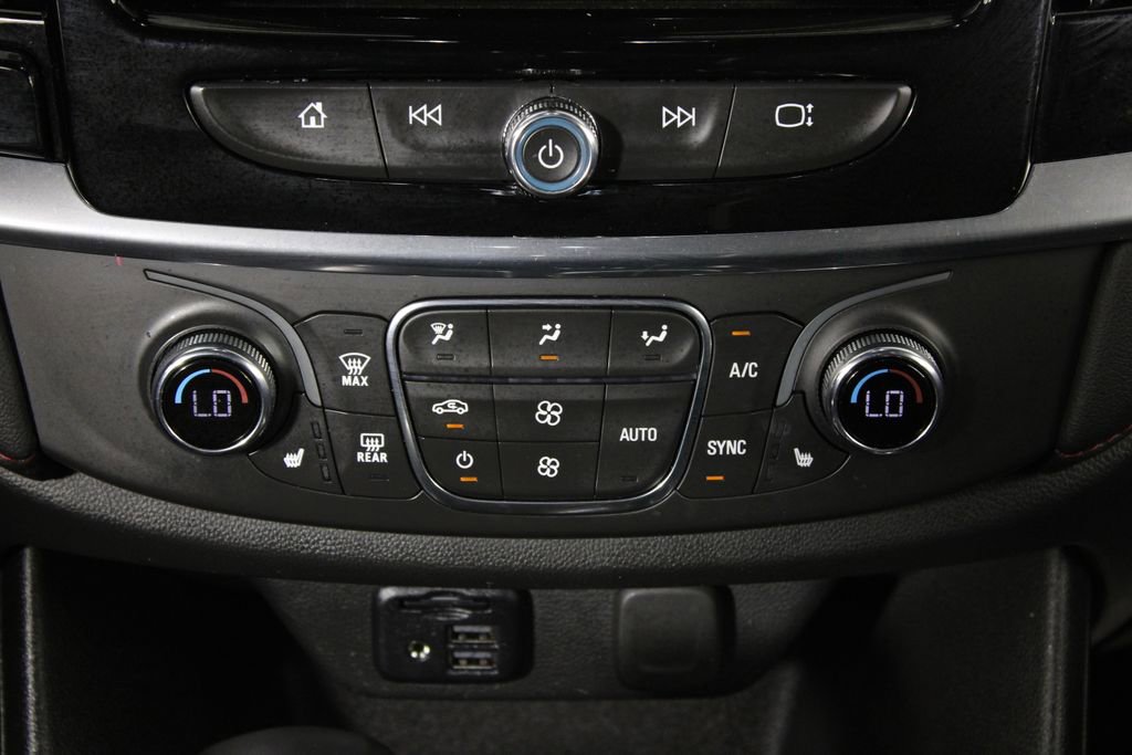 Used 2023 Chevrolet Traverse RS FWD image 22