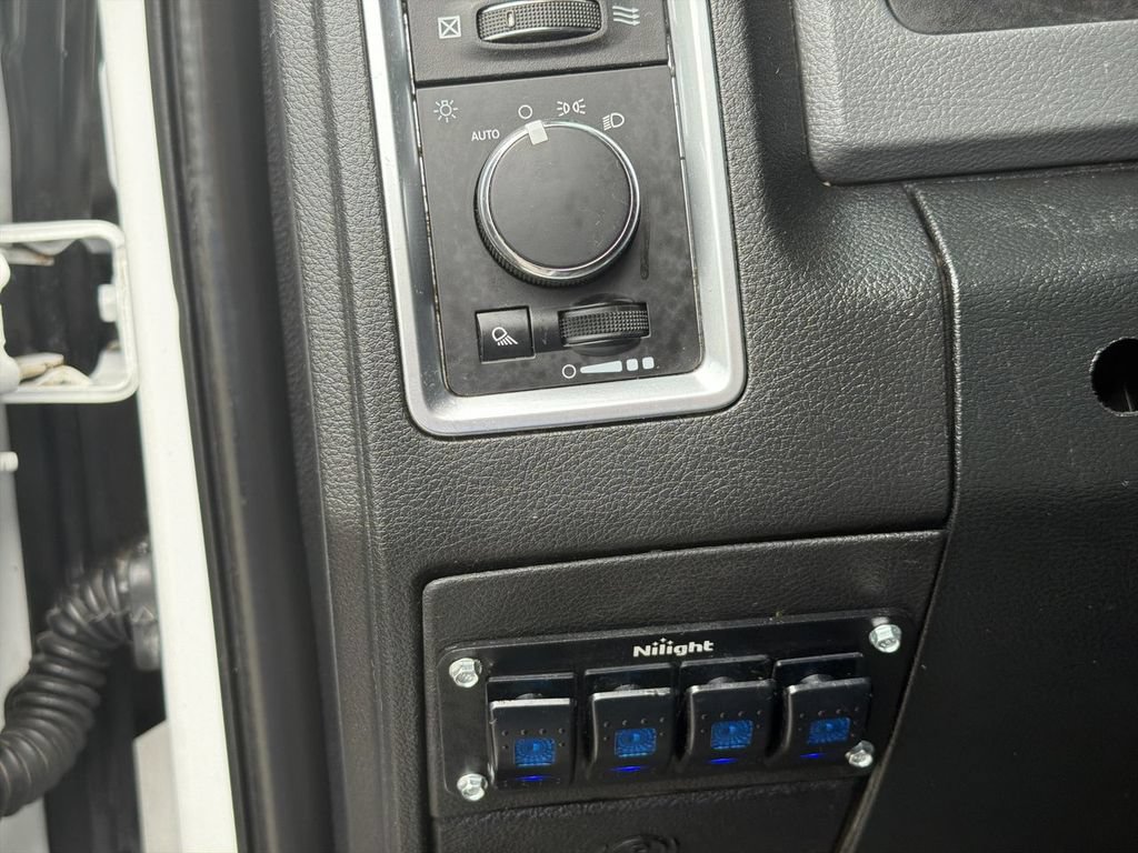 Used 2018 RAM 2500 SLT AWD/4WD image 17