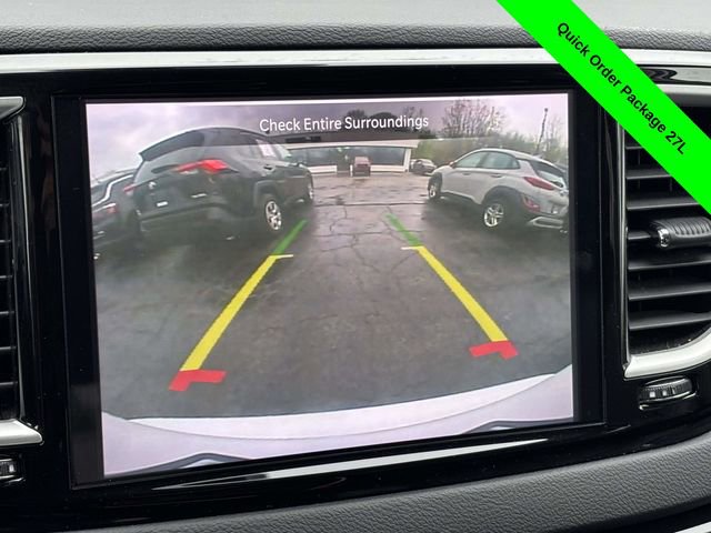 Used 2023 Chrysler Pacifica Touring-L image 17