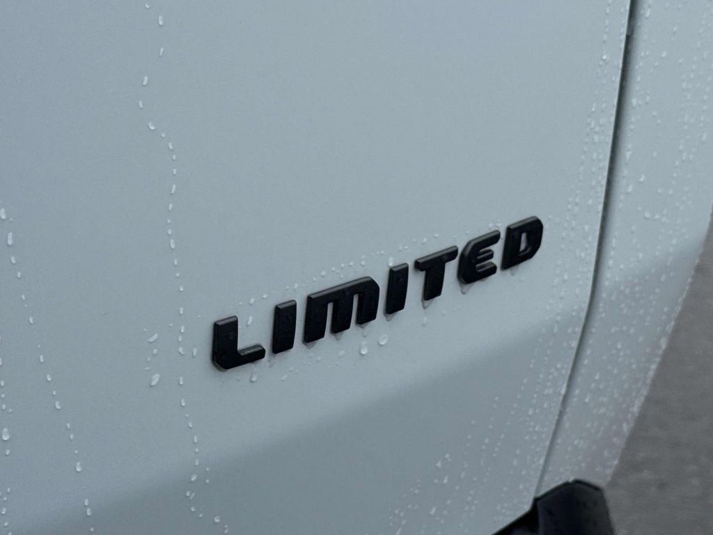 New 2026 Jeep Cherokee Limited image 9