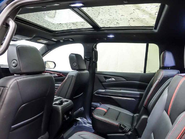 New 2027 Chevrolet Traverse RS w/ LPO, Floor Liner Package AWD/4WD image 11