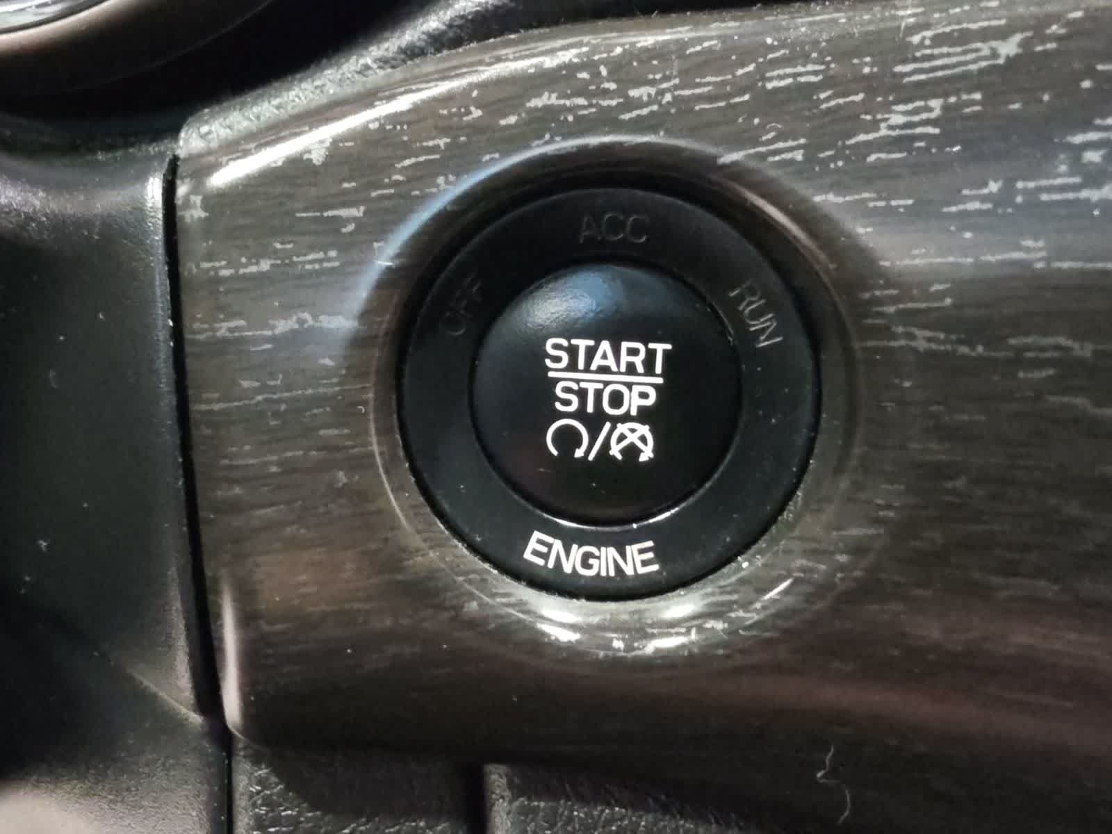 Used 2014 Jeep Grand Cherokee Laredo w/ 18" Wheel & 8.4" Radio Group AWD/4WD image 22