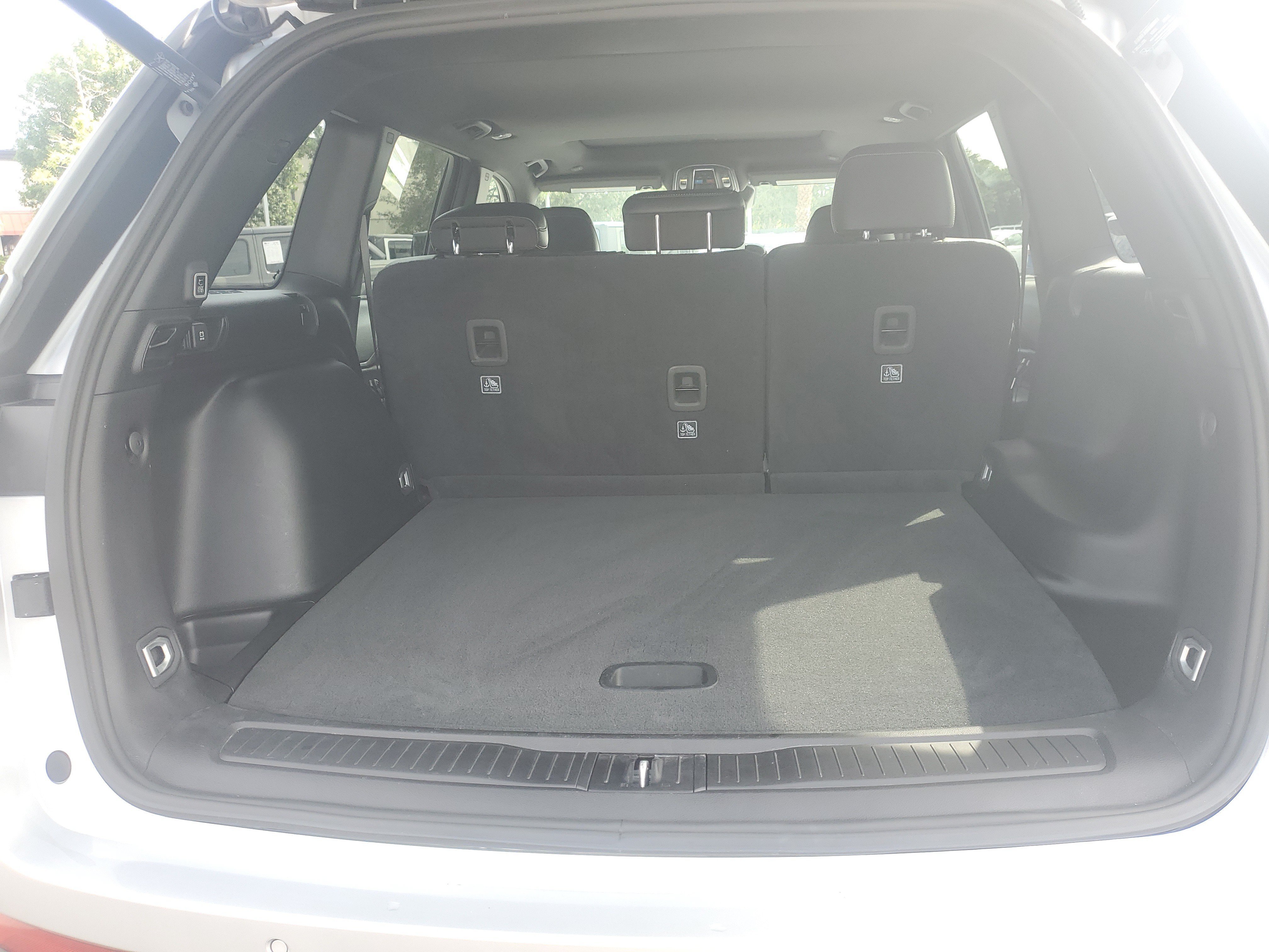 Used 2024 Jeep Grand Cherokee Altitude RWD image 8