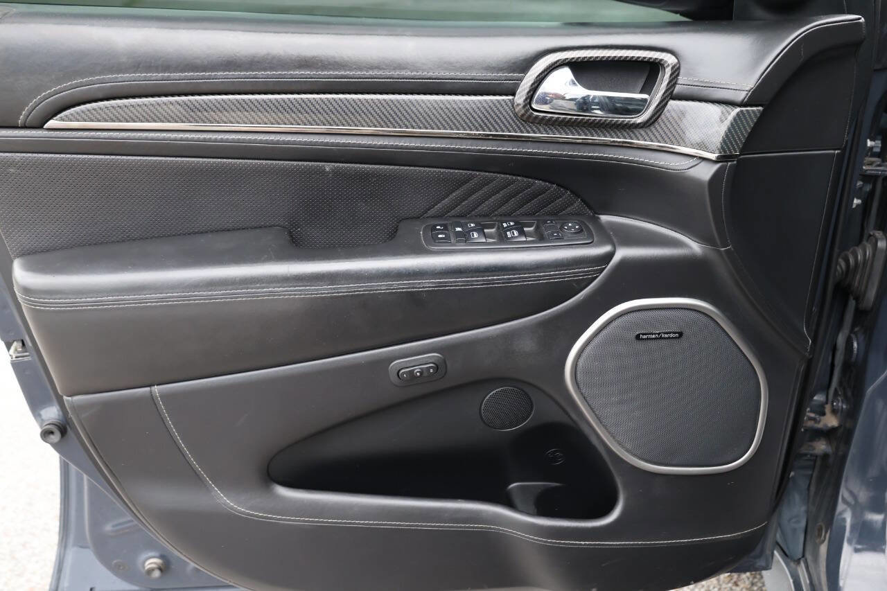 Used 2017 Jeep Grand Cherokee SRT image 12