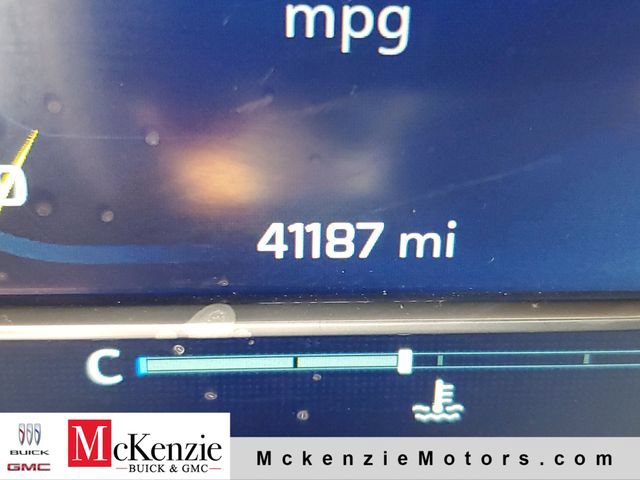 Used 2023 Chevrolet Tahoe Z71 w/ Z71 Off-Road Package AWD/4WD image 15