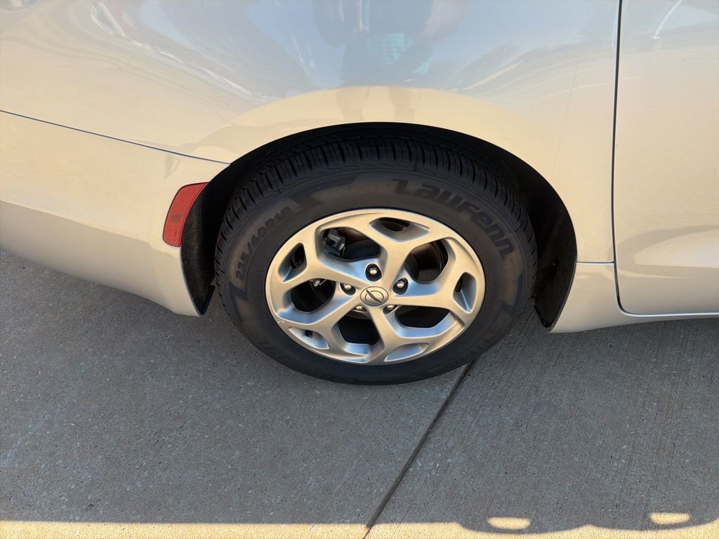 Used 2024 Chrysler Pacifica Limited image 34