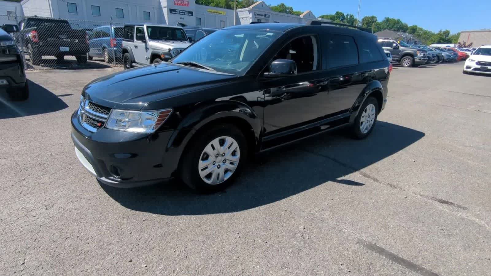Used 2019 Dodge Journey SE FWD image 4