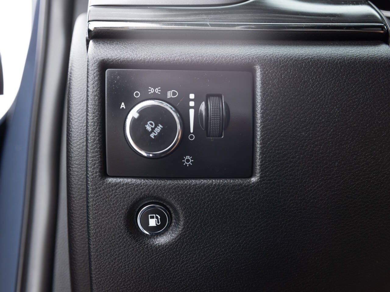 Used 2019 Jeep Grand Cherokee Limited X AWD/4WD image 35