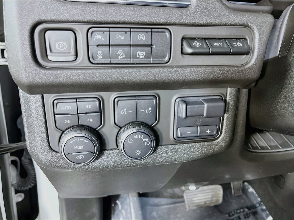 Used 2023 Chevrolet Tahoe High Country AWD/4WD image 12