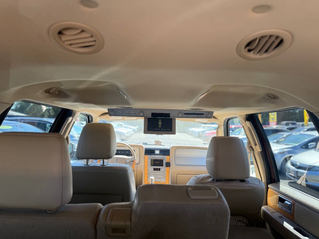 Used 2010 Lincoln Navigator 4WD image 20