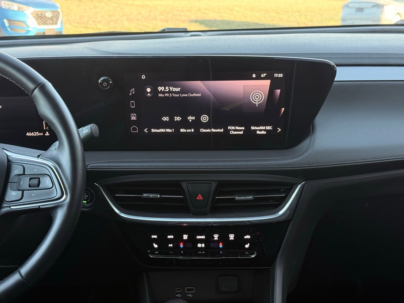 Used 2024 Buick Encore GX Avenir image 32