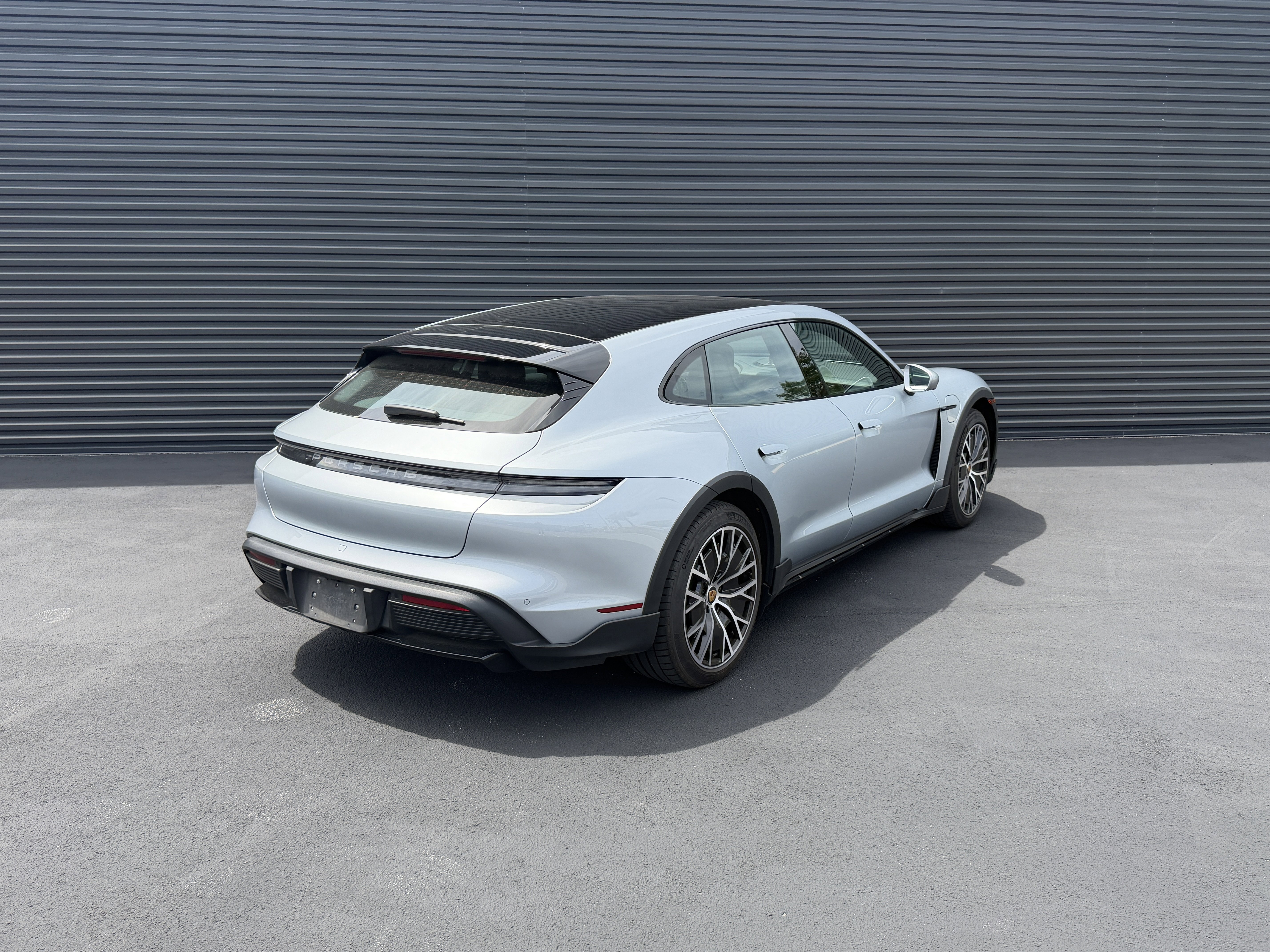 Used 2023 Porsche Taycan 4 Cross Turismo image 9