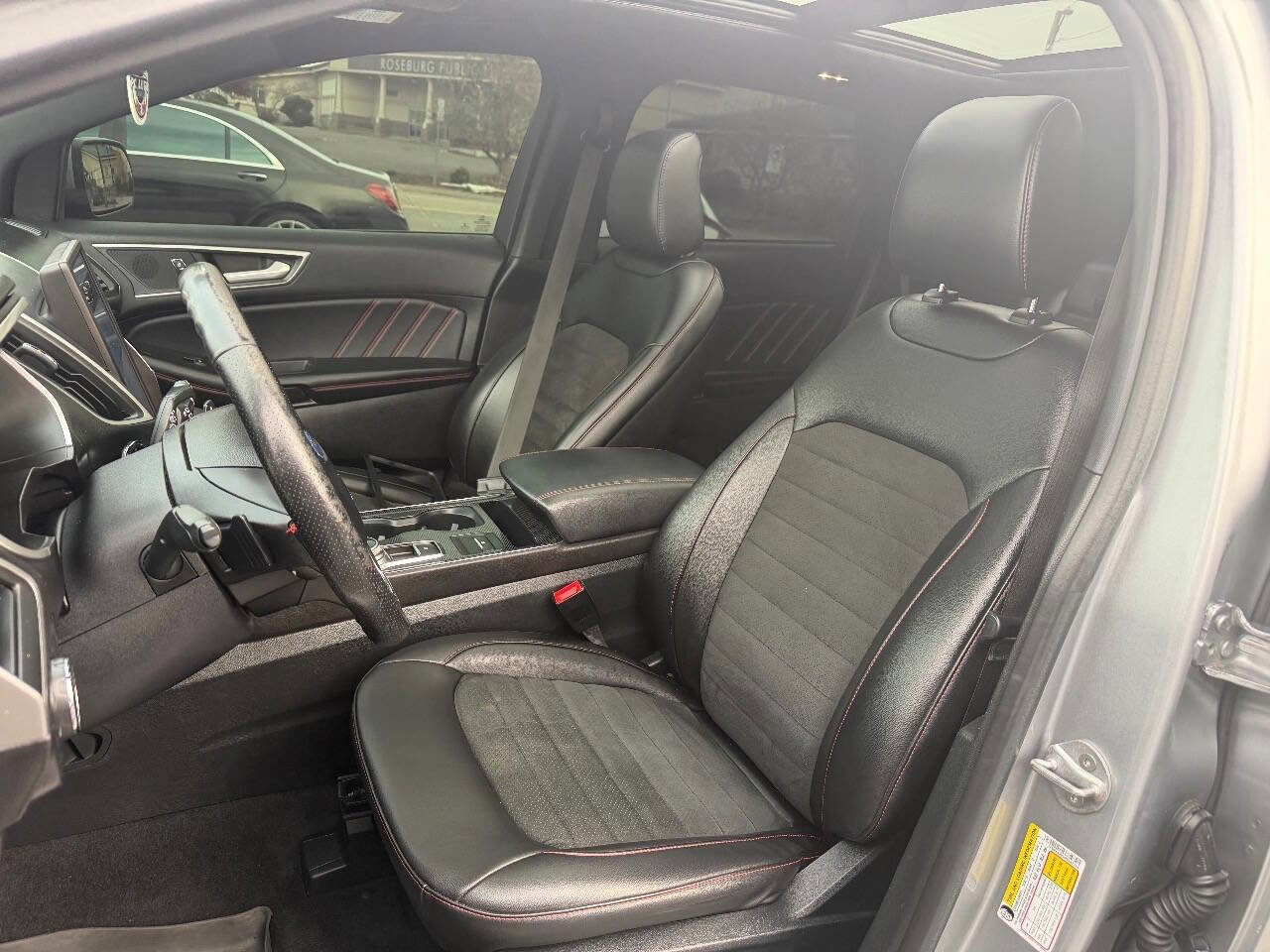 Used 2021 Ford Edge ST-Line w/ Class II Trailer Tow Package image 7