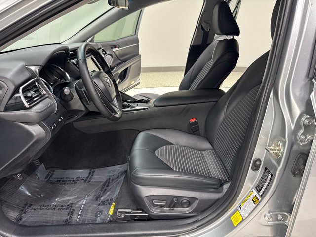 Used 2019 Toyota Camry SE FWD image 12