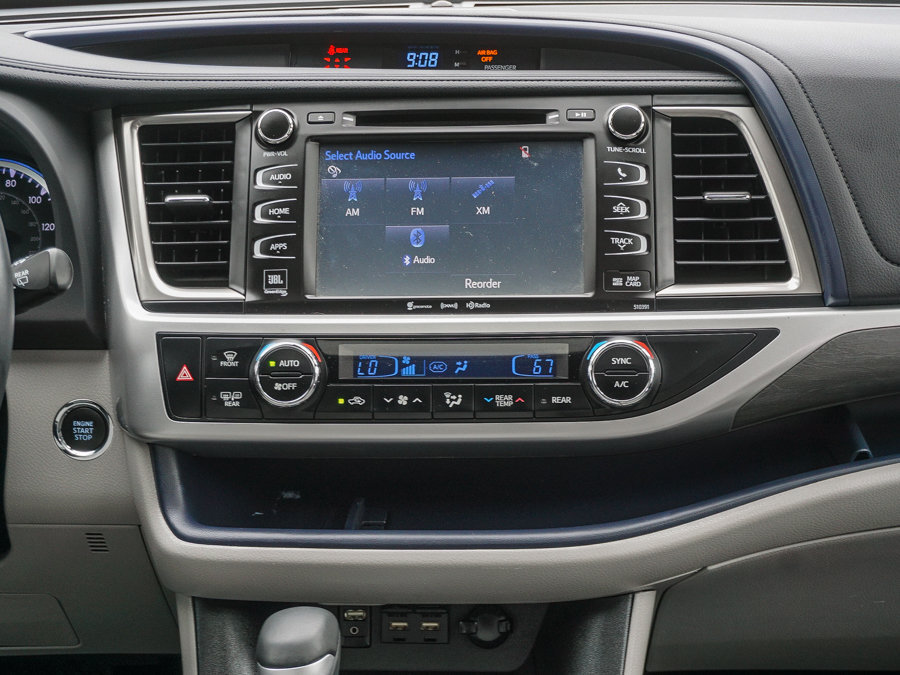 Used 2019 Toyota Highlander Limited AWD/4WD image 16