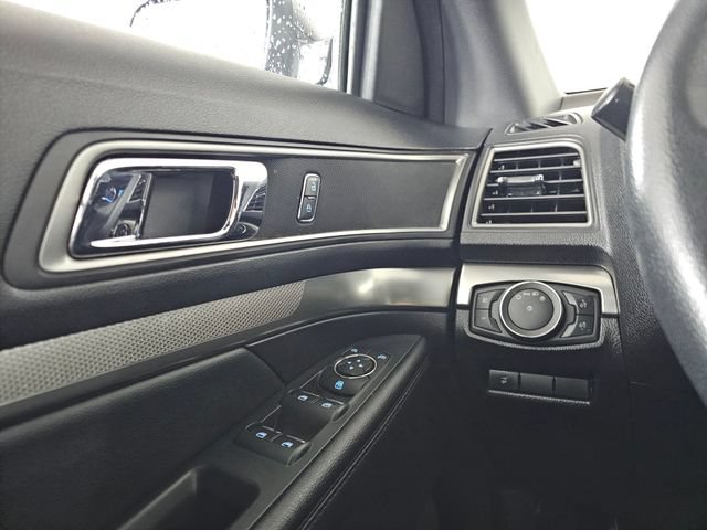 Used 2019 Ford Explorer XLT w/ Equipment Group 201A AWD/4WD image 34