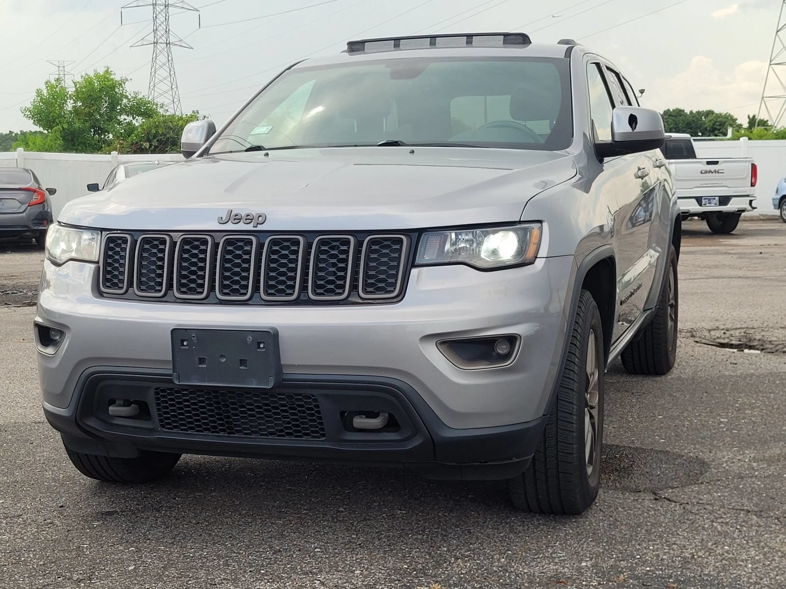 Used 2016 Jeep Grand Cherokee Laredo 75th Anniversary AWD/4WD image 11