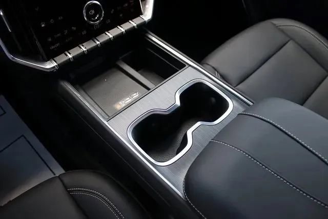 New 2025 GMC Acadia Elevation w/ Elevation Premium Package image 27