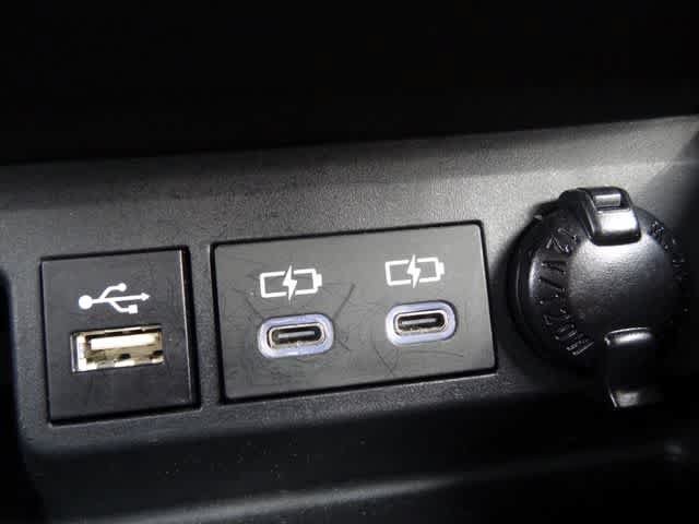 Certified 2025 Toyota Highlander LE FWD image 30