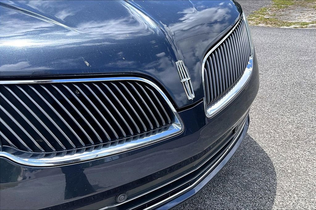 Used 2013 Lincoln MKS FWD image 34