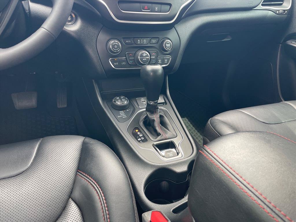 Used 2022 Jeep Cherokee Trailhawk w/ Sound & Nav Group AWD/4WD image 17